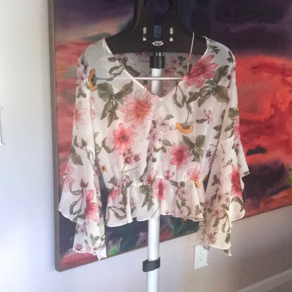 SOLD!!! Guess Flowers blouse built in cami says M runs S - Picture 4 of 17